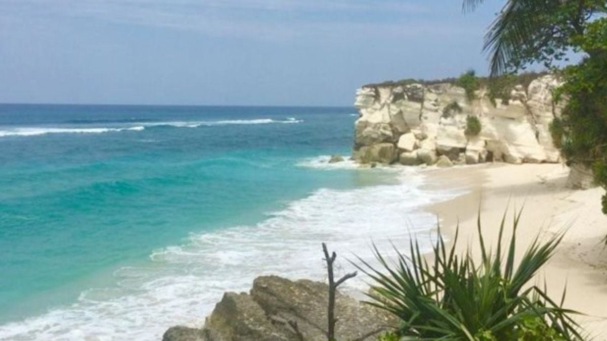 Pantai Watubela